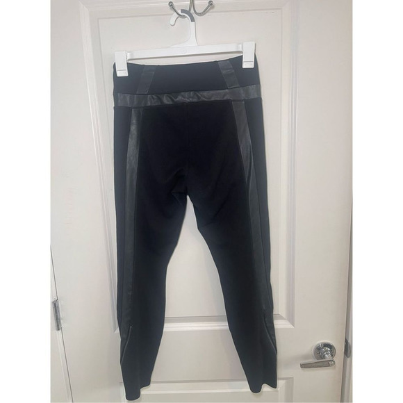 Athleta Luxe Ponte Black Faux Leather Zipper Moto Leggings Womens Size Medium - Picture 6 of 9